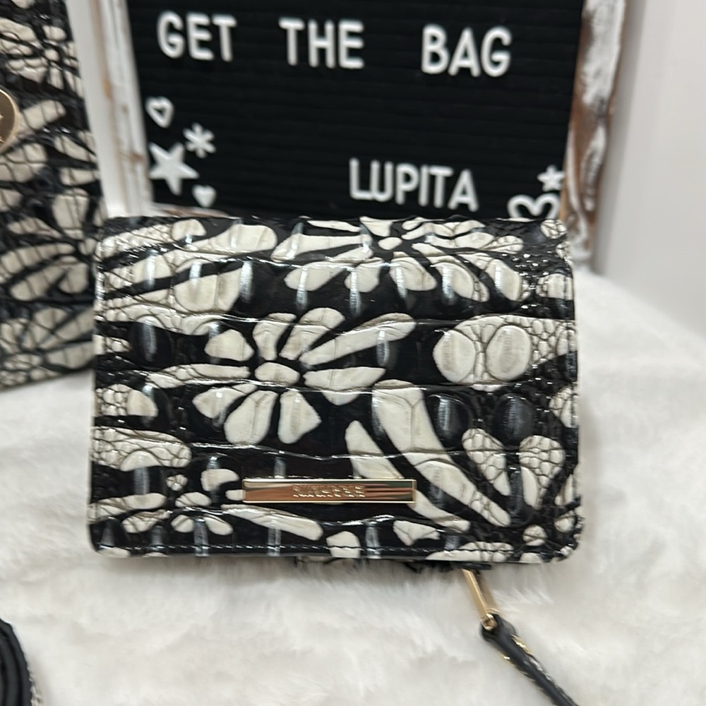 Brahmin Cami/Hanna wallet in Daisy Batik - Picture 3 of 17